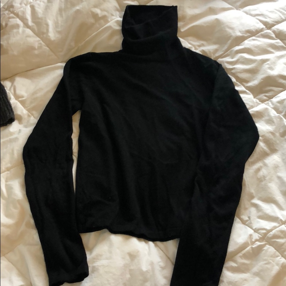 Brandy Melville turtle neck